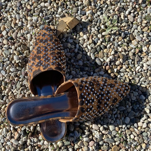 Animal print mule! Roar! - Picture 3 of 9